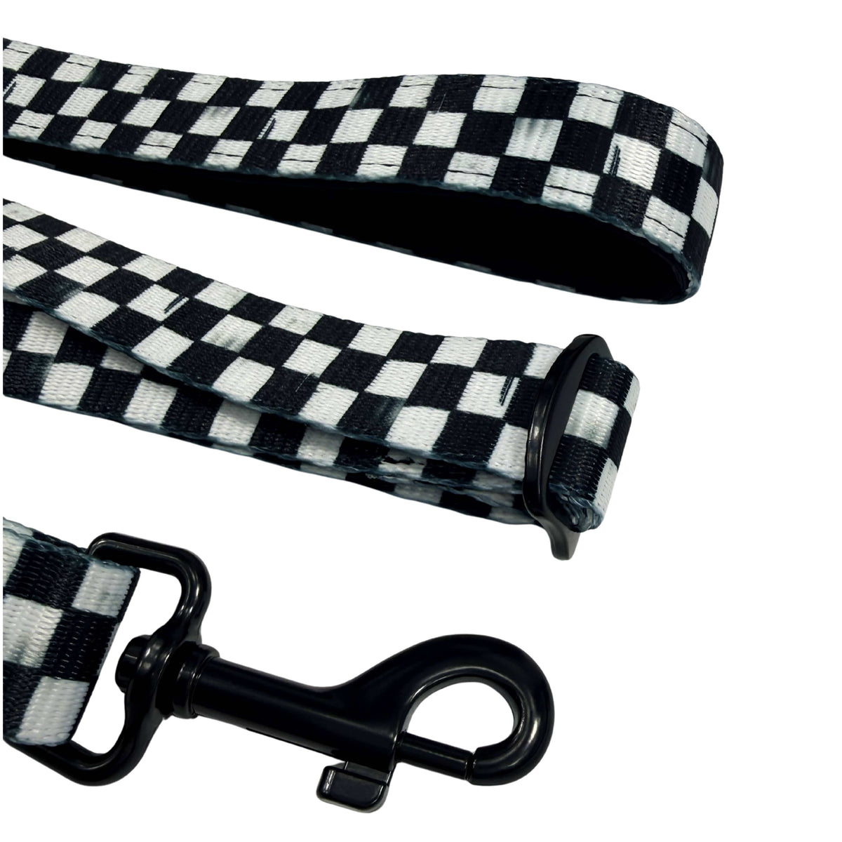 Adjustable dog leash with checkered strap and black metal clasp