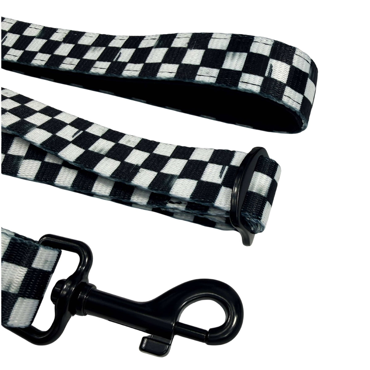 Adjustable dog leash with checkered strap and black metal clasp